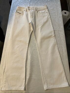 Diesel Straight Jeans in Off-White